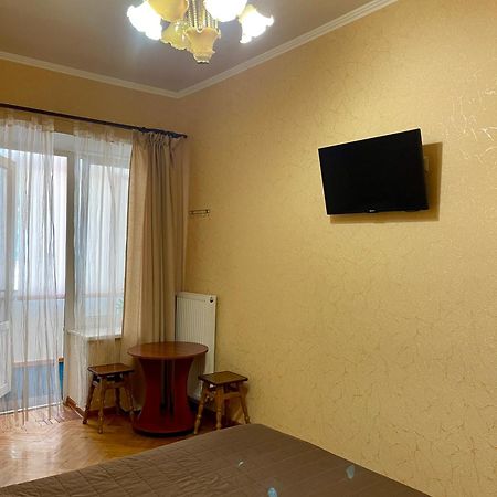 Затишні Номери В Самому Центрі Одеси Odessa Exterior foto