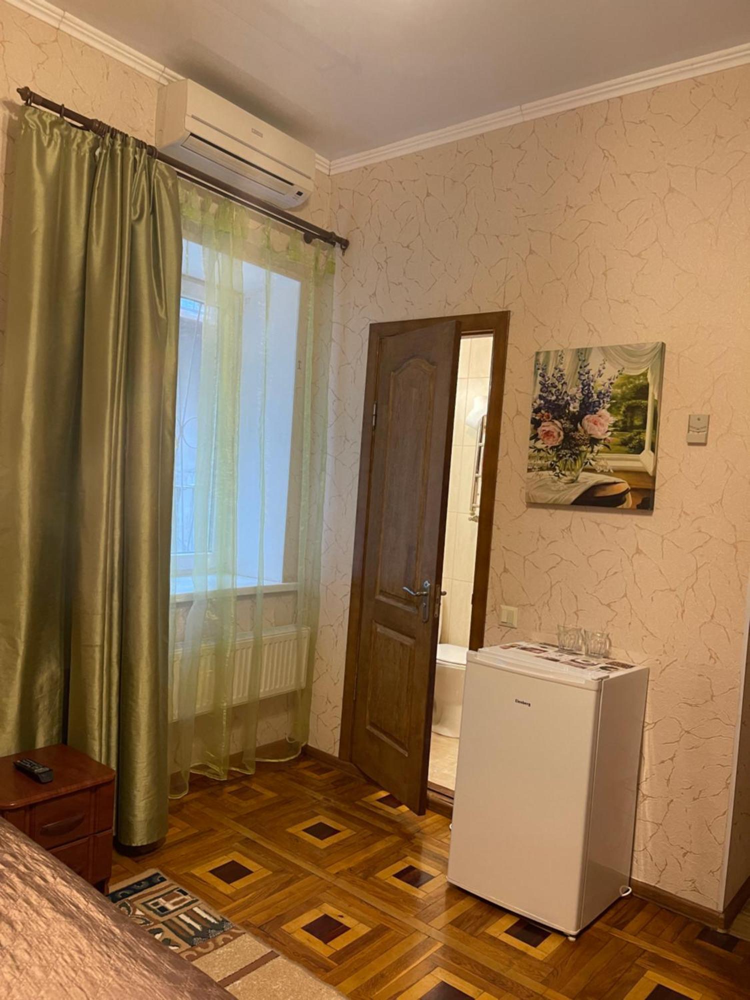 Затишні Номери В Самому Центрі Одеси Odessa Exterior foto